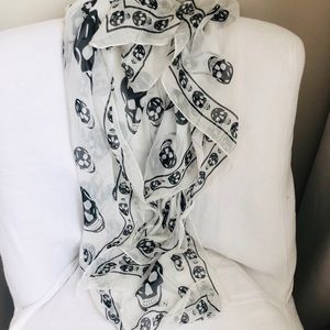 Alexander McQueen Skull Scarf!!